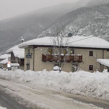 La Peiro Douco Guest House Roure Turin Exterior photo